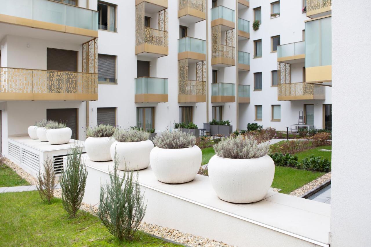 Budapest Magic Garden In Downtown Exterior photo